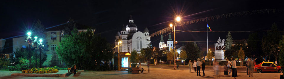 Piaţa Trandafirilor, Catedrala Ortodoxă Mare şi Catedrala Catolică, Târgu Mureş